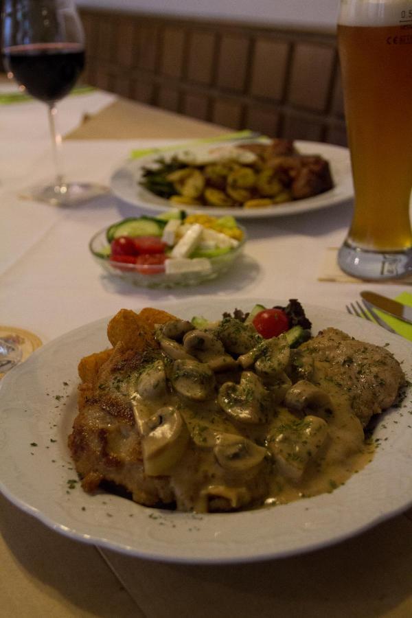 Hotel-Restaurant Kolpinghaus Lingen Bagian luar foto