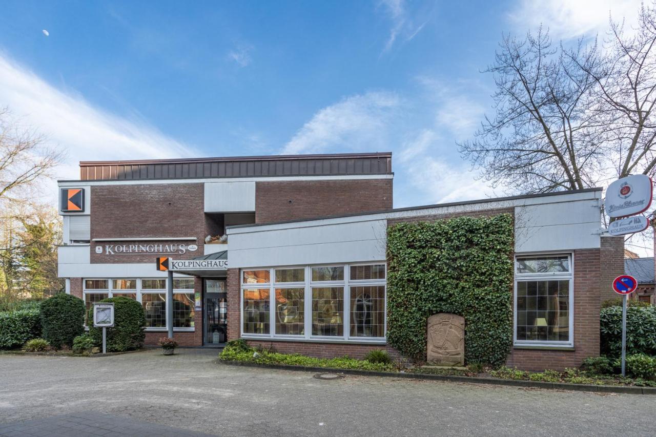 Hotel-Restaurant Kolpinghaus Lingen Bagian luar foto