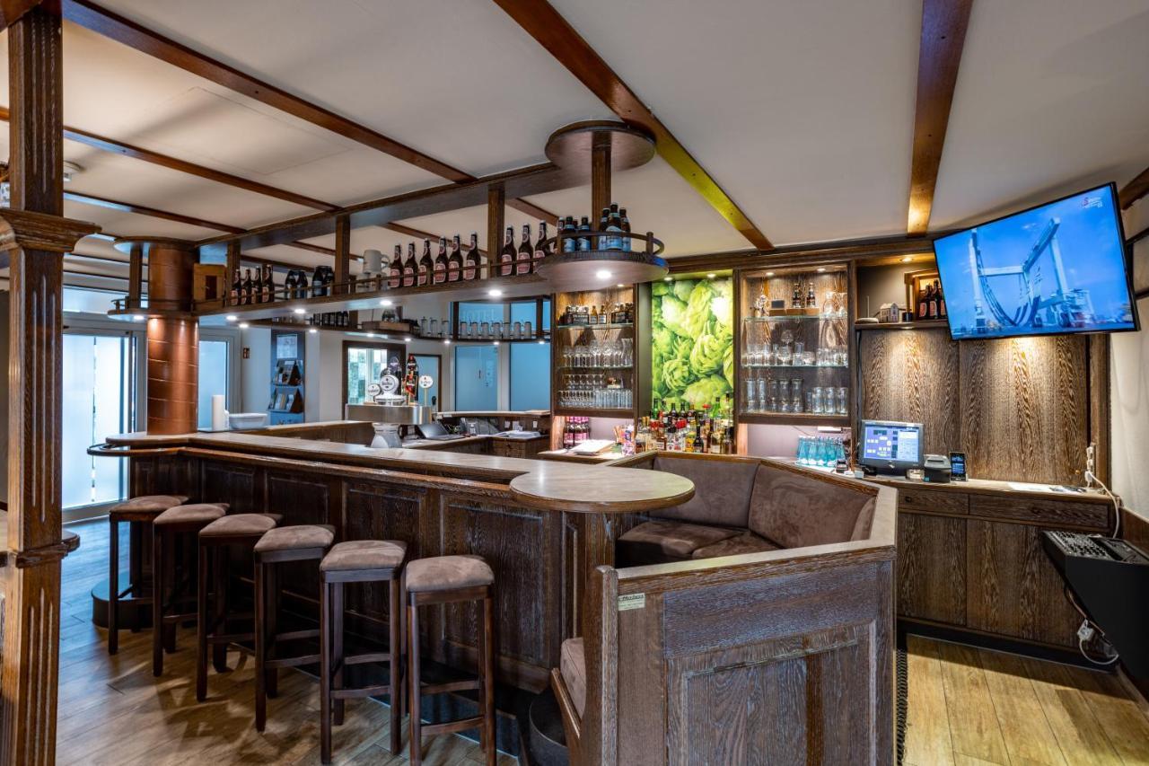 Hotel-Restaurant Kolpinghaus Lingen Bagian luar foto